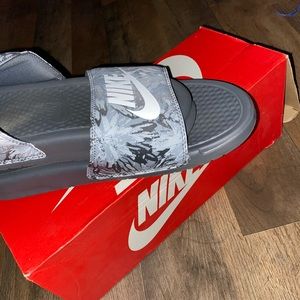 Nike slides